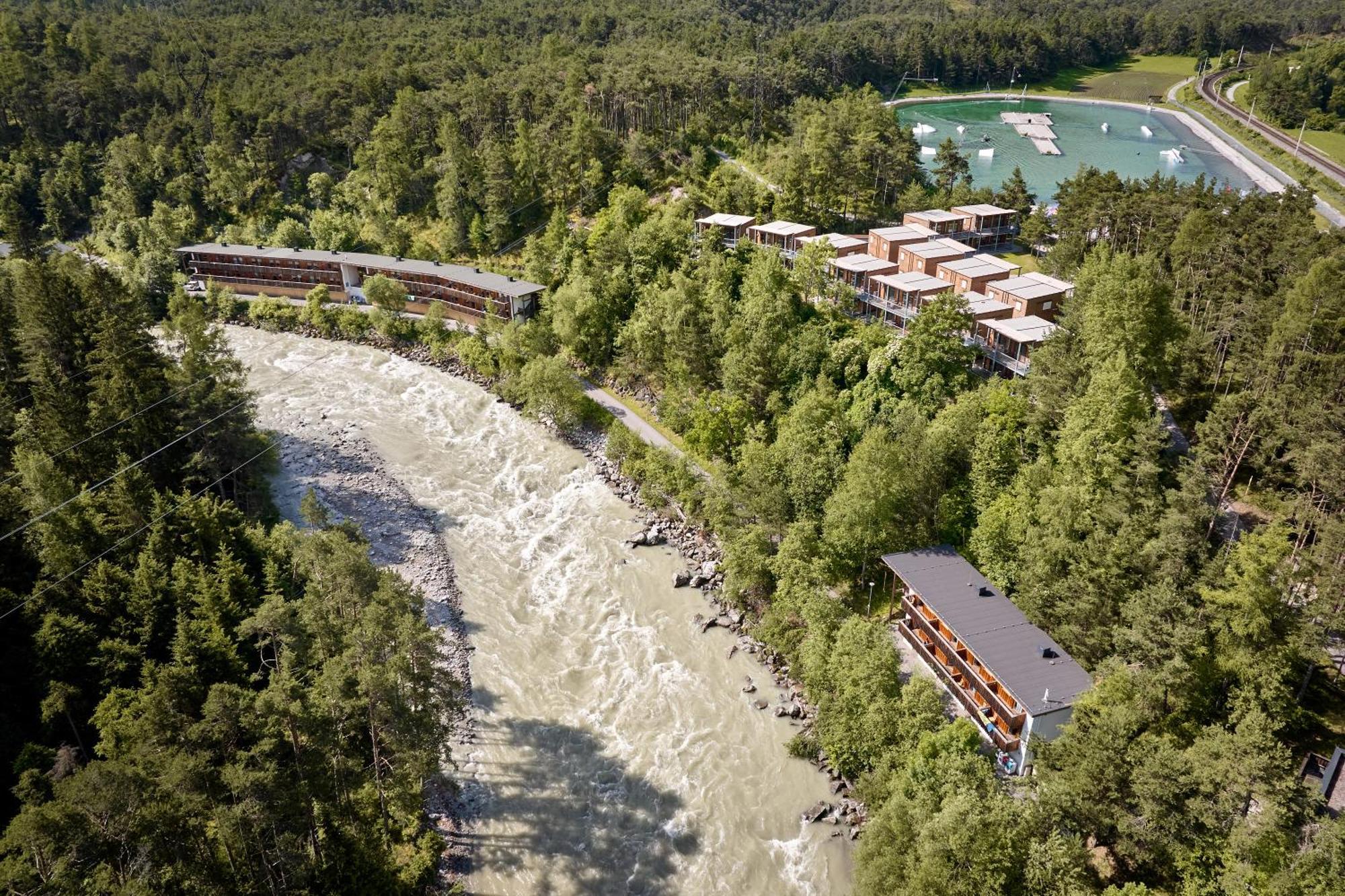Отель Area 47 - Tirol Эцталь-Банхоф Экстерьер фото